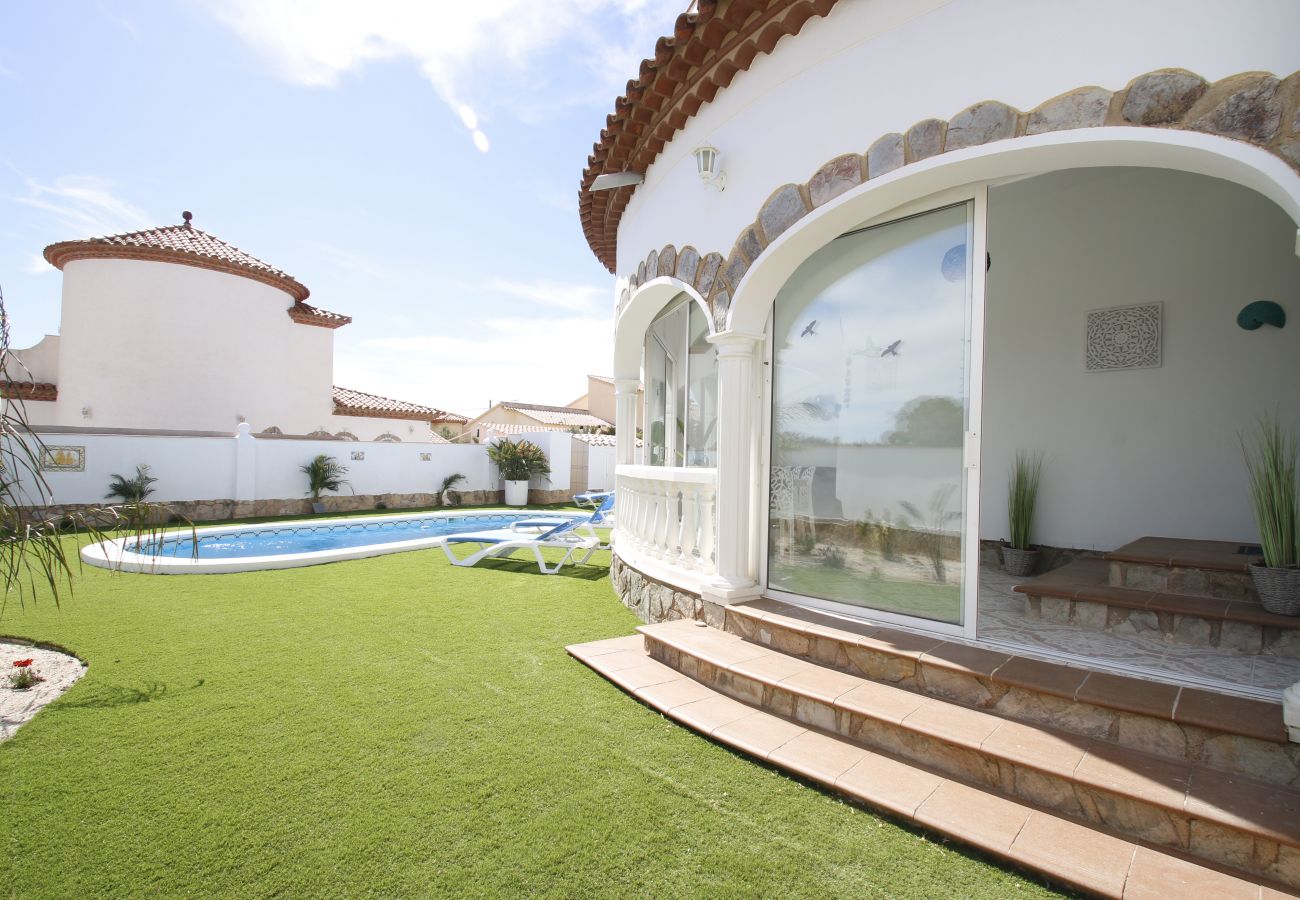 Casa de alquiler vacacional con piscina privada en Miami Platja