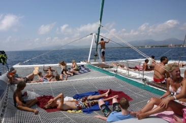 Excursión en catamarán hasta la cala calafat