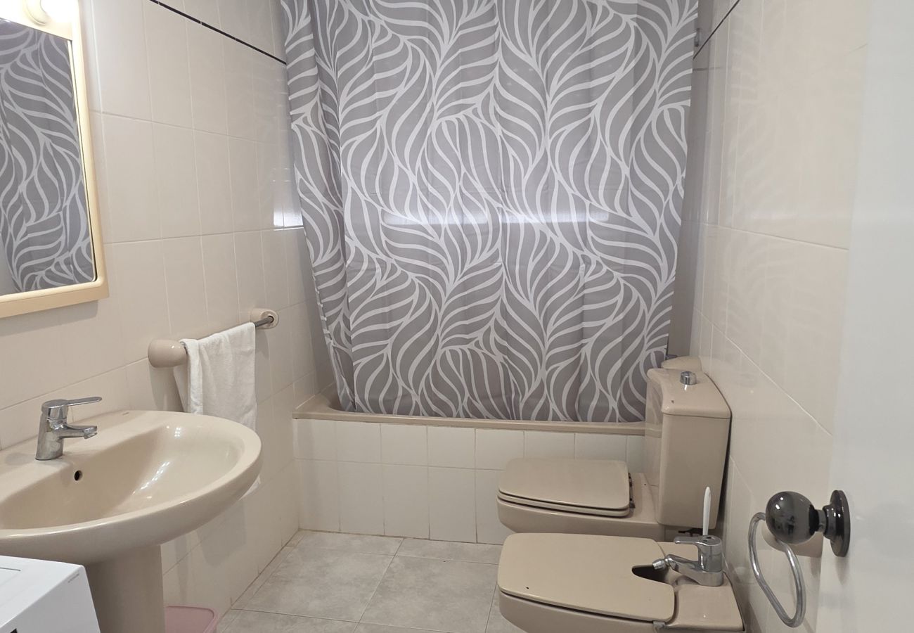 Ferienwohnung in Miami Playa - Villa Adriana C A205, Parc Mont-roig