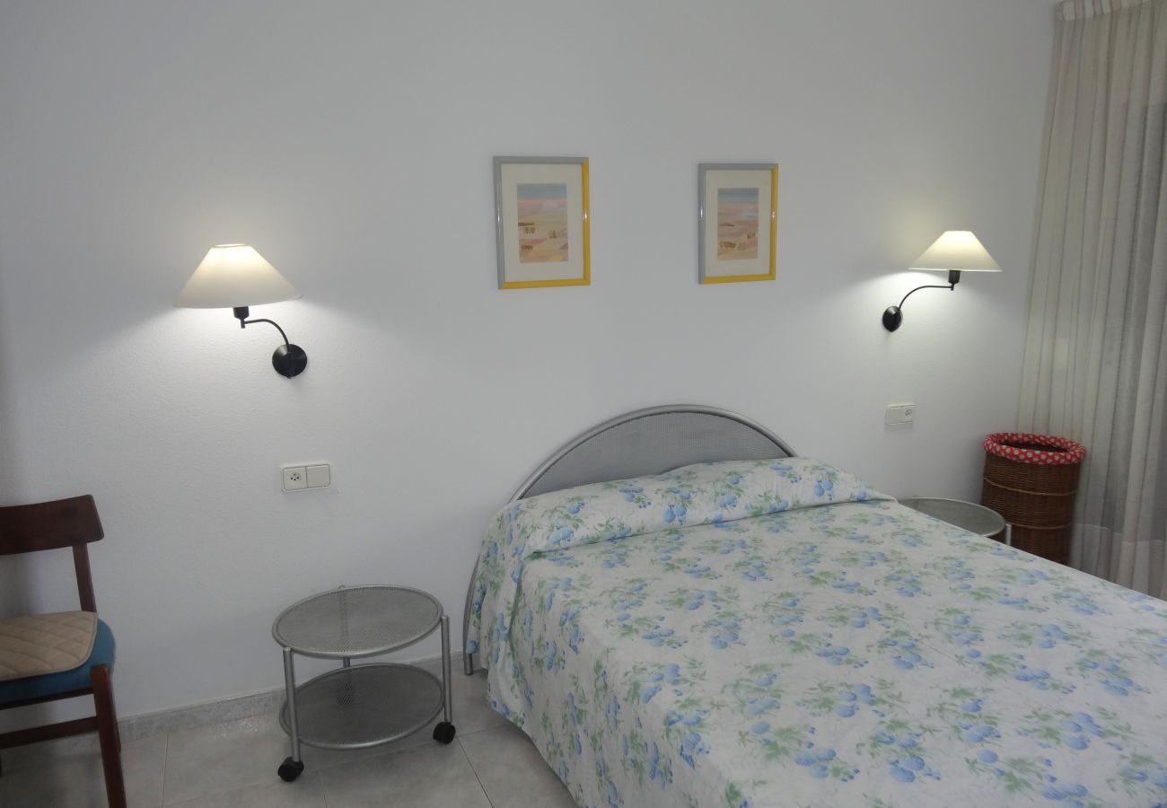 Ferienwohnung in Miami Playa - Villa Adriana C A204, Parc Mont-roig