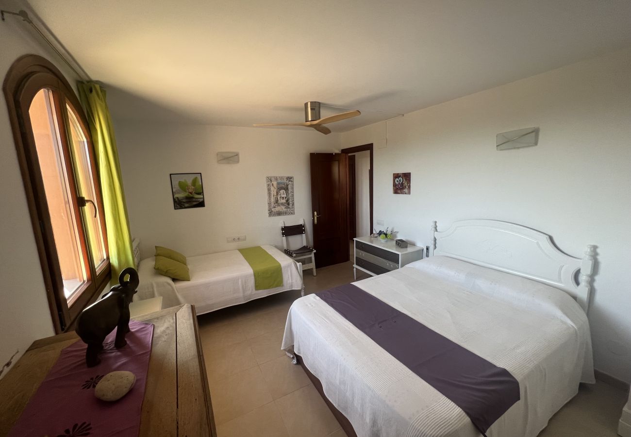 Ferienwohnung in Miami Playa - Vila Romana Atico Capri