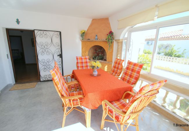 Villa in Miami Playa - Villa Lyna by Parc Mont-roig Villa in Miami Playa - Villa Lyna by Parc Mont-roig