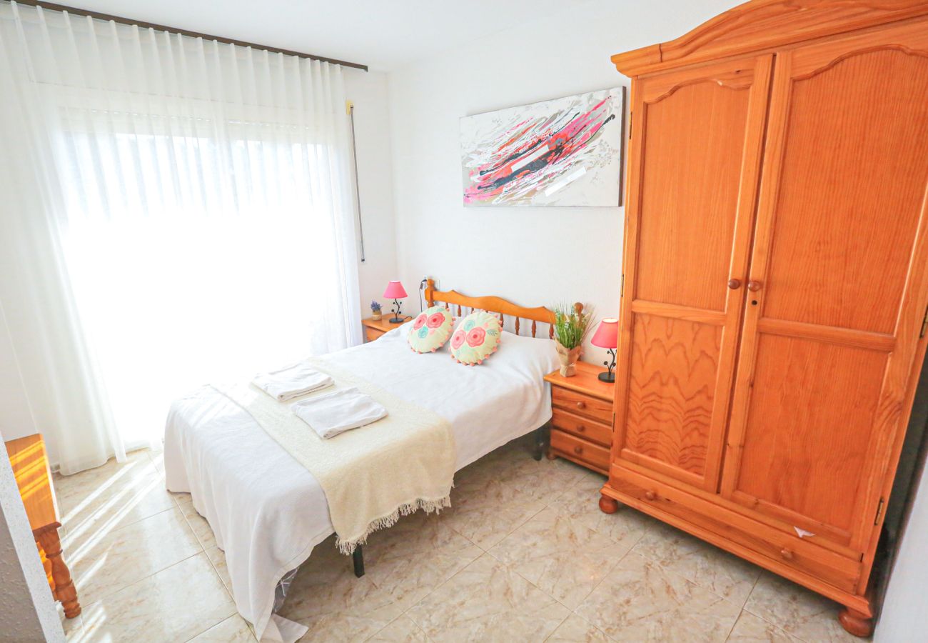 Apartment in Hospitalet de L´Infant - Arcos del MAR 1º F