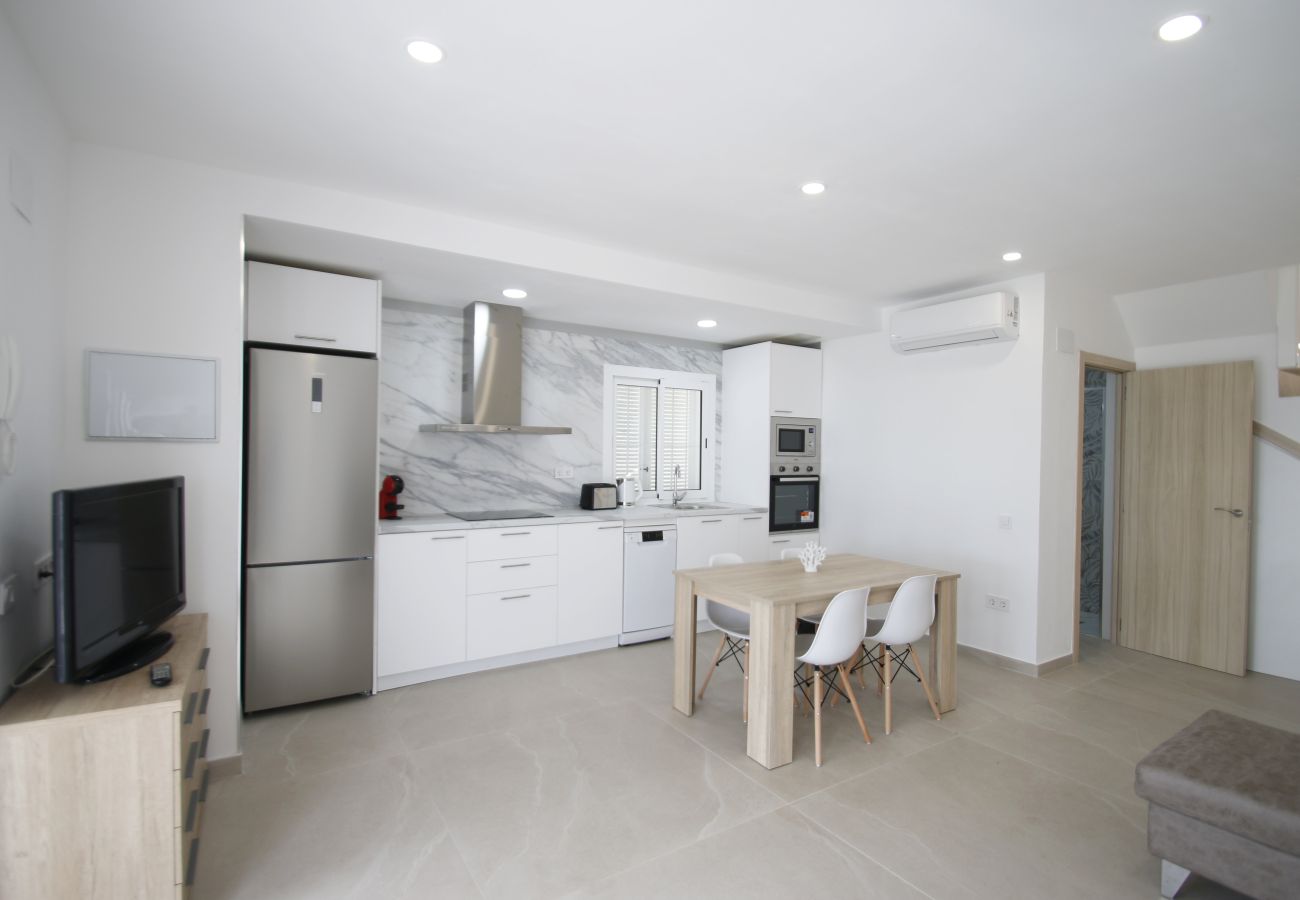 House in Miami Playa - Casas Blancas Beach Home by Parc Mont-roig