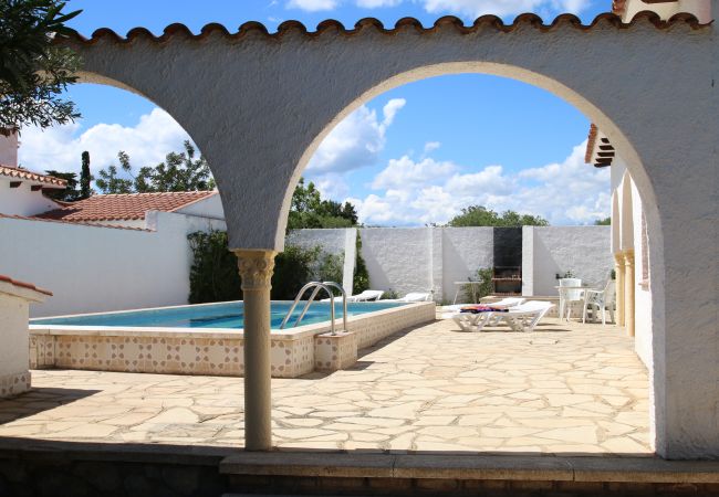 Villa in Mont-Roig del Camp - Villa Rustical 14 Costa Dorada Villa in Mont-Roig del Camp - Villa Rustical 14 Costa Dorada
