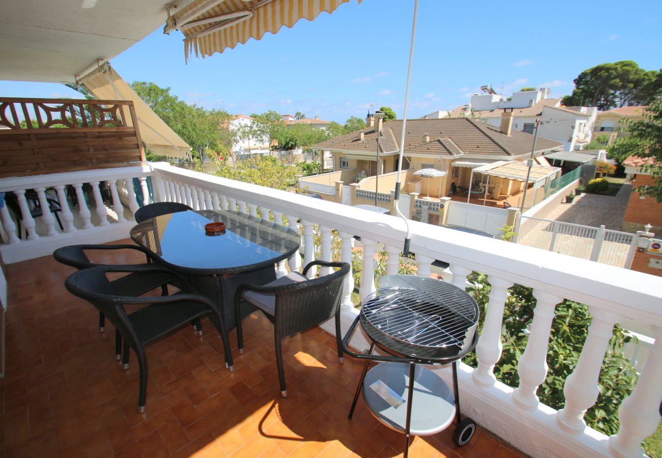 apartment near to the beach and the port of cambrils