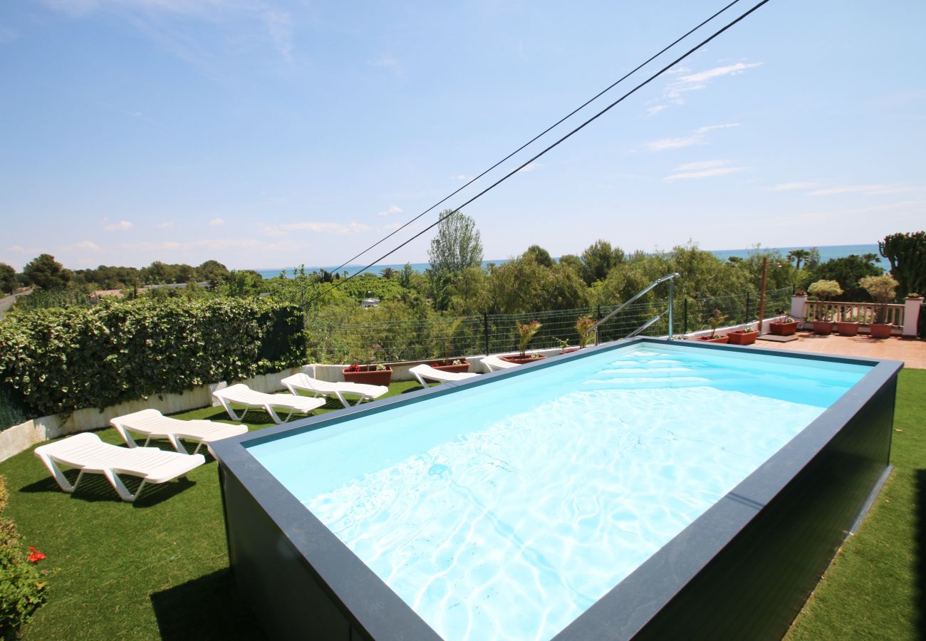 swimming pool miami platja holiday rentals spain