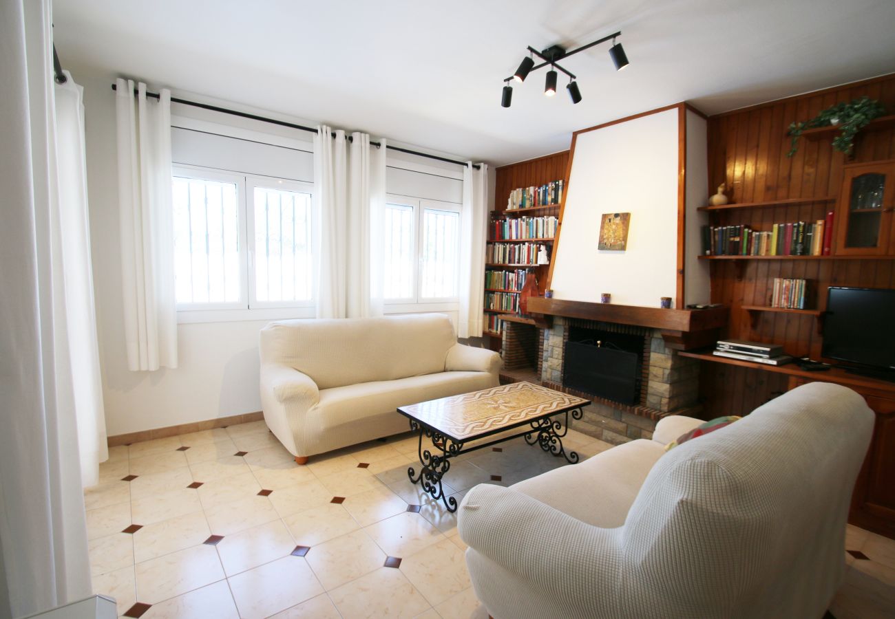 Villa in Mont-Roig del Camp - Villa Dorada by Parc Mont-roig