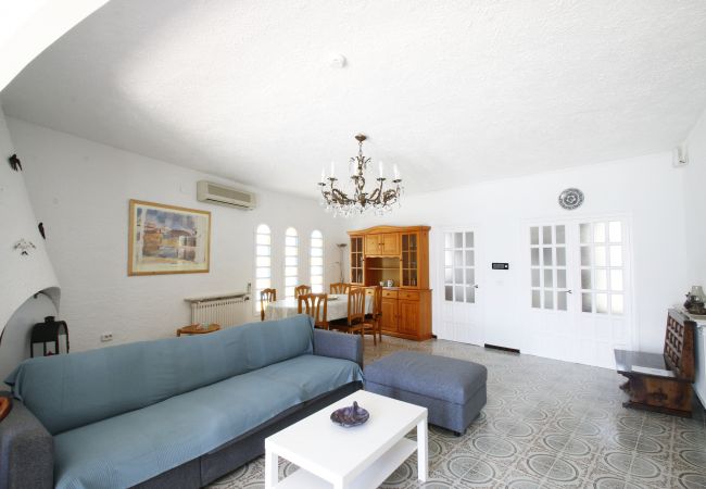 Villa in Miami Playa - Villa Margarita Seaview by Parc Mont-roig Villa in Miami Playa - Villa Margarita Seaview by Parc Mont-roig