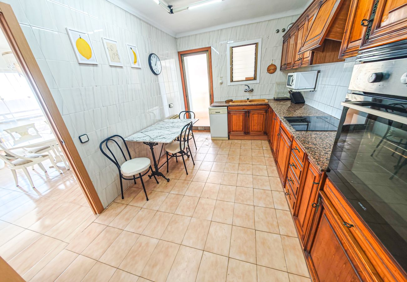 Apartment in Salou - LES COLUMNES