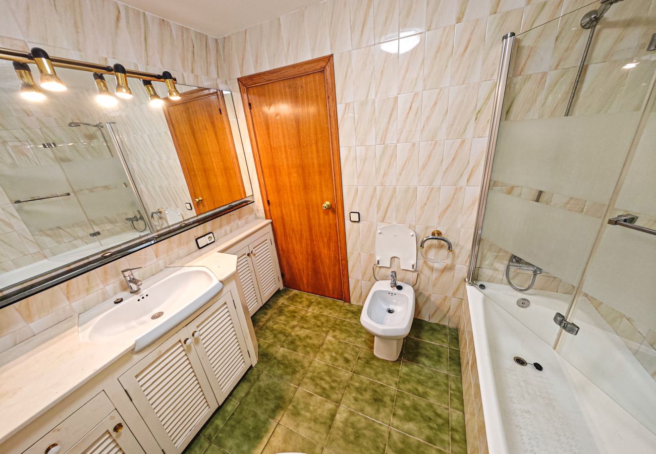 Apartment in Salou - LES COLUMNES