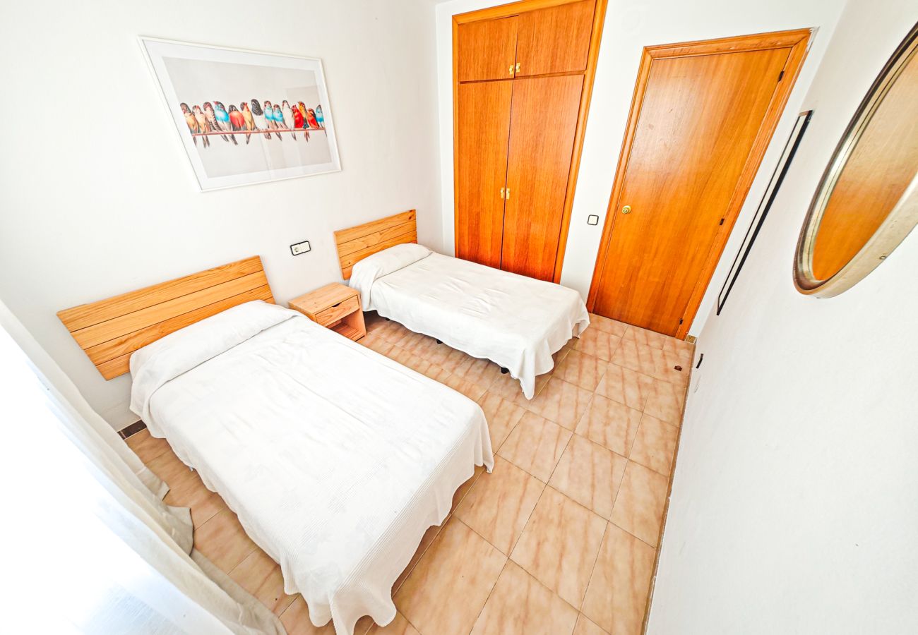 Apartment in Salou - LES COLUMNES