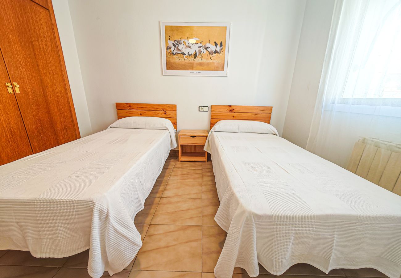 Apartment in Salou - LES COLUMNES