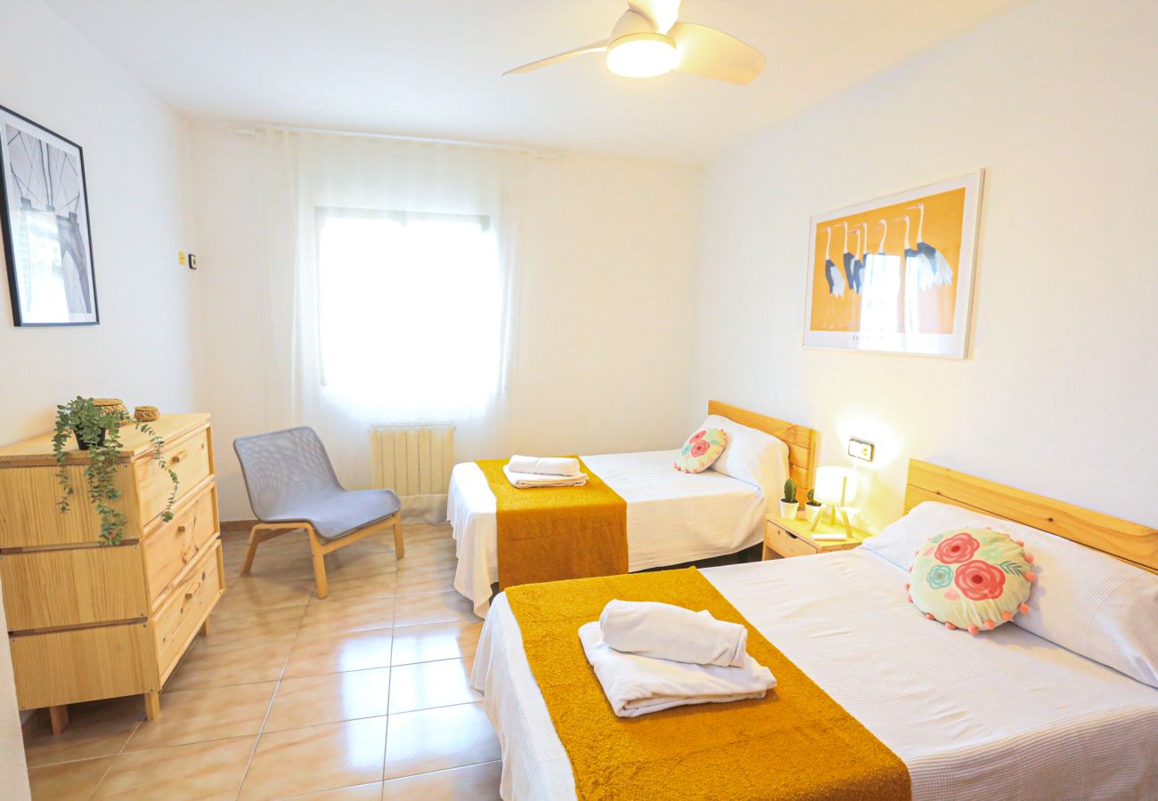 Apartment in Salou - LES COLUMNES