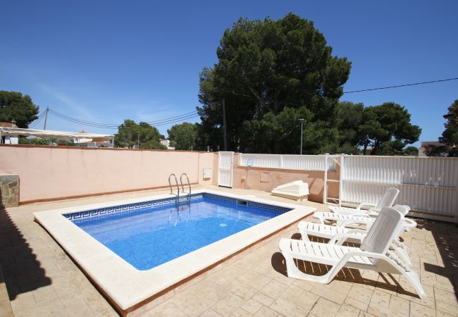 Вилла на Miami Playa - Villa Fatima by Parc Mont-roig Вилла на Miami Playa - Villa Fatima by Parc Mont-roig