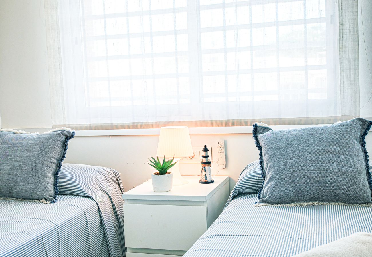 Апартаменты на Камбрильс - VERSALLES  A 3er 1ra