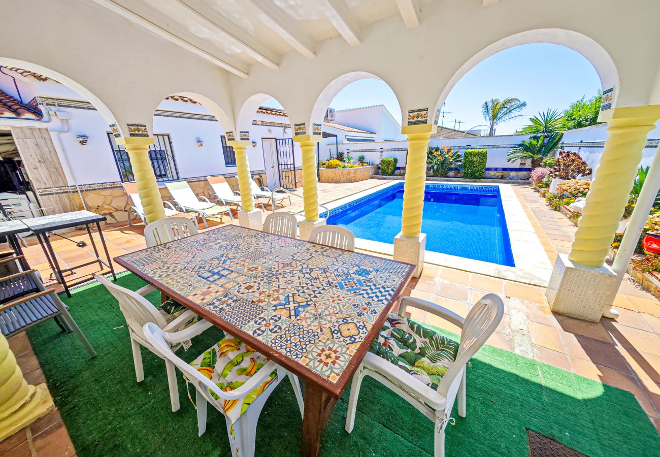 Дом на Камбрильс - CASA CORDOBA