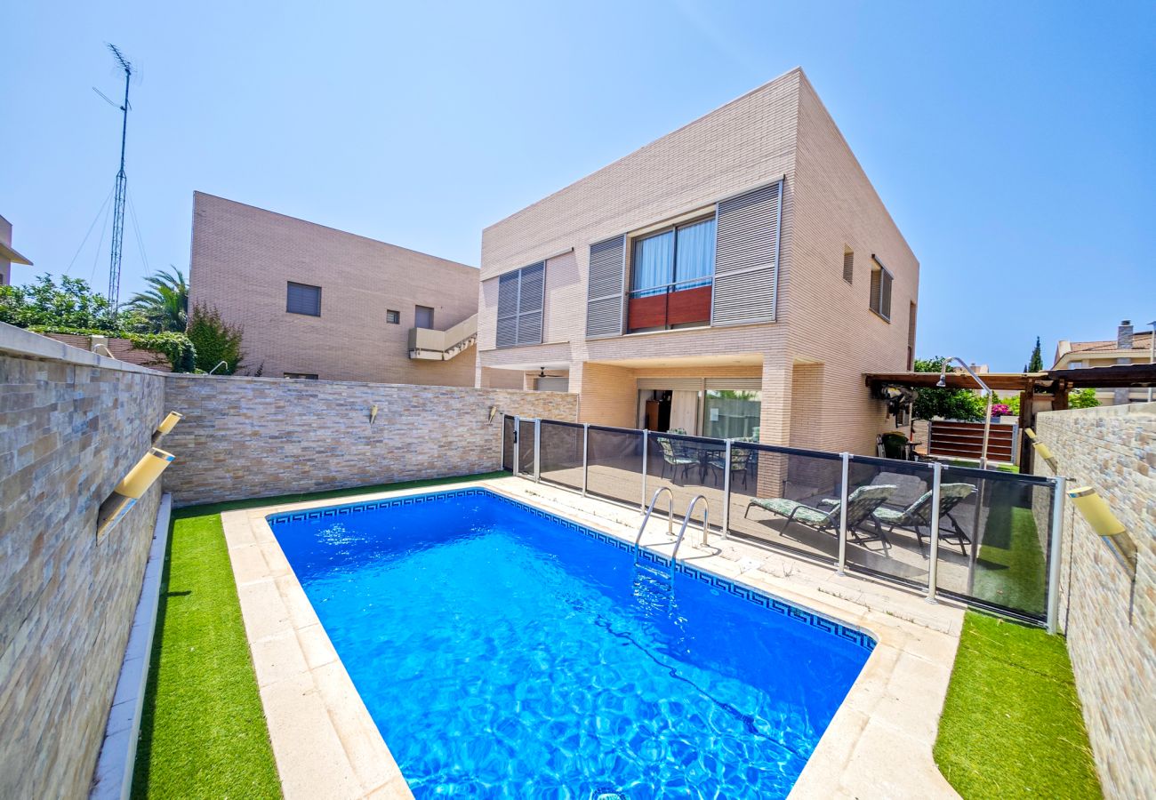 Вилла на Камбрильс - VILLA MAS DEL REIG