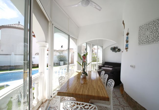 Вилла на Miami Playa - Villa Oasis Costa Dorada Вилла на Miami Playa - Villa Oasis Costa Dorada