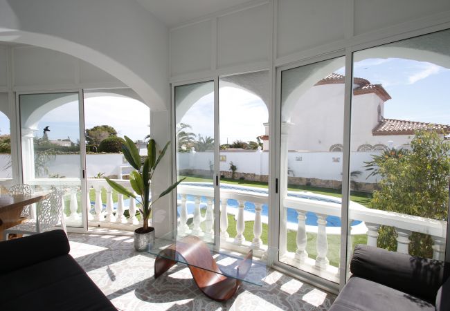 Вилла на Miami Playa - Villa Oasis Costa Dorada Вилла на Miami Playa - Villa Oasis Costa Dorada