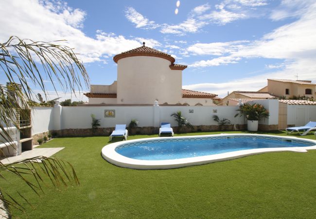 Вилла на Miami Playa - Villa Oasis Costa Dorada Вилла на Miami Playa - Villa Oasis Costa Dorada